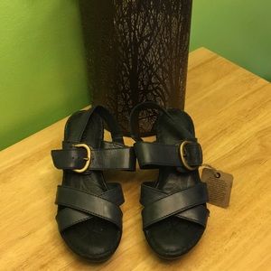 Women’s Born shoes NWT